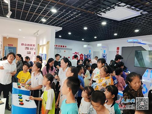 赣州市公房管理服务中心建营公司开展“六一”安全宣传与礼仪服务活动